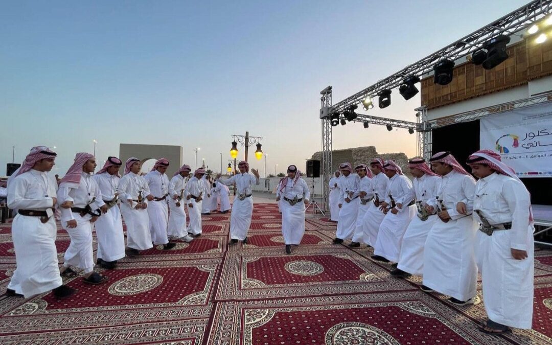 فرقة عسير للفنون الشعبية العرضة الجنوبية في احتفالات العيد